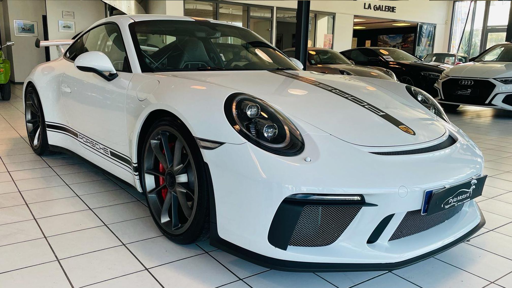 Porsche 911 GT3 blanche